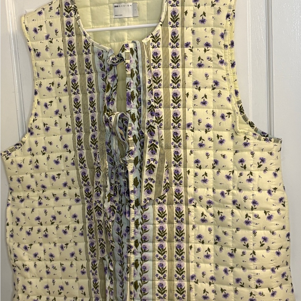 Floral Quilted Vest - Cream and Purple - Picture 3 of 3